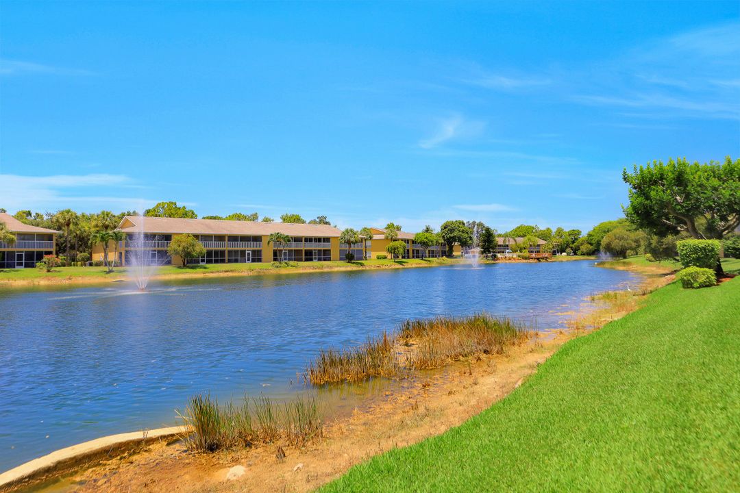 1290 Yesica Ann Cir #G-202, Naples, FL 34110