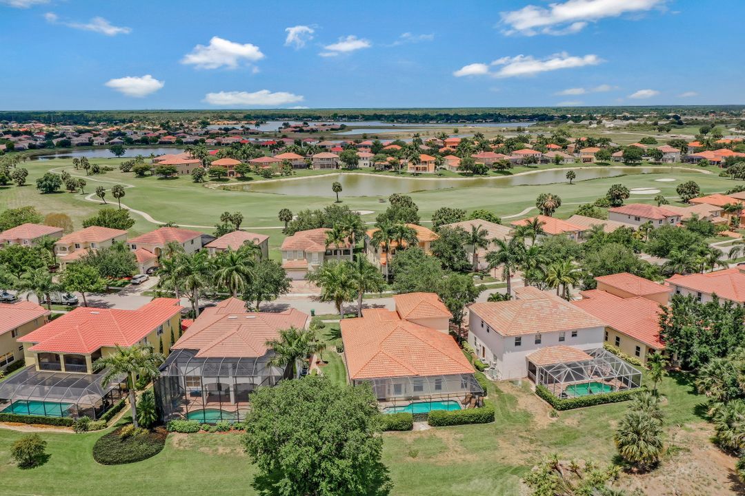 1717 Birdie Dr, Naples, FL 34120