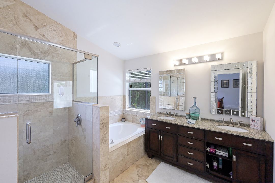 6485 Autumn Woods Blvd, Naples, FL 34109