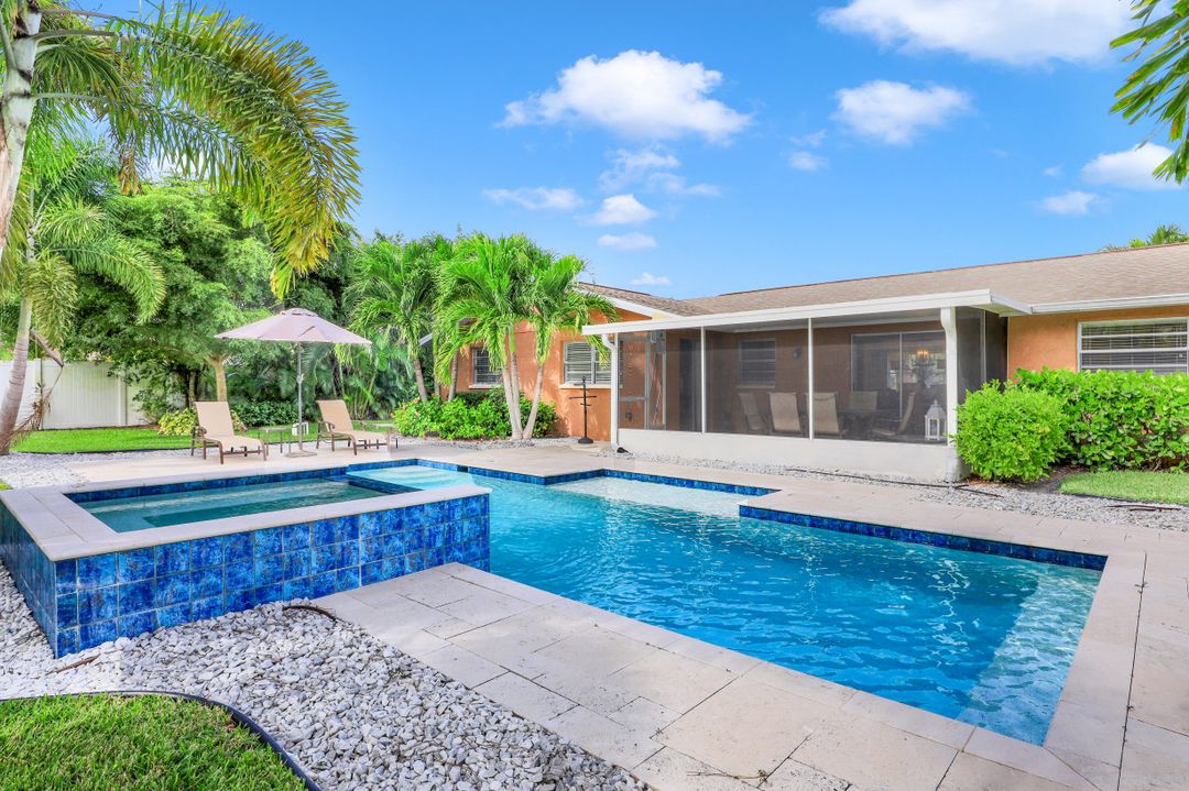 580 105th Ave N, Naples, FL 34108