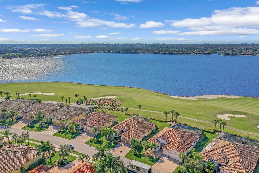 9005 Quarry Dr, Naples, FL 34120