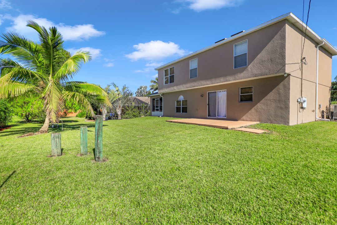 1220 NE 4th Pl, Cape Coral, FL 33909