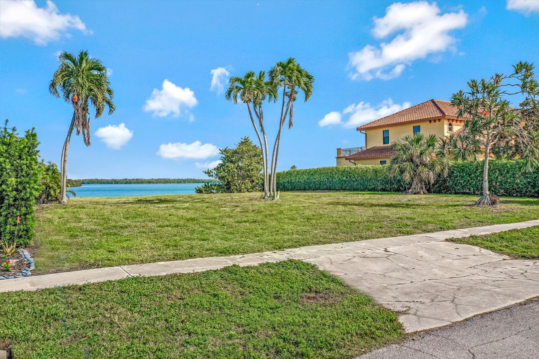 1457 Butterfield Ct, Marco Island, FL 34145