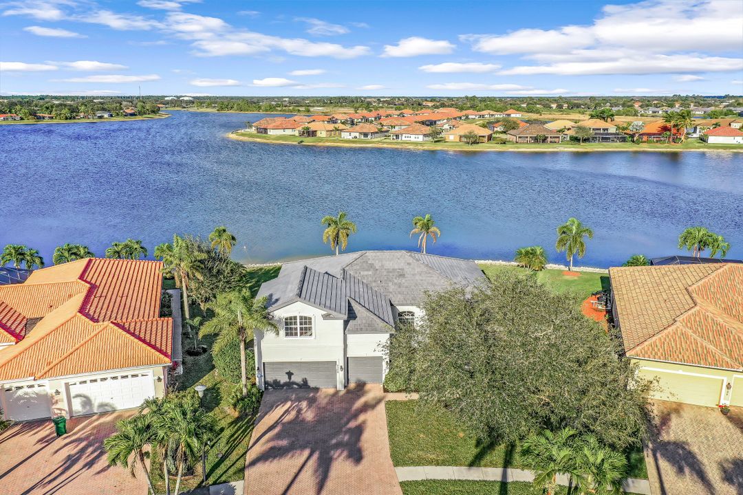 2198 Grove Dr, Naples, FL 34120