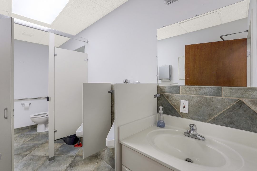 5430 Jaeger Rd, Naples, FL 34109