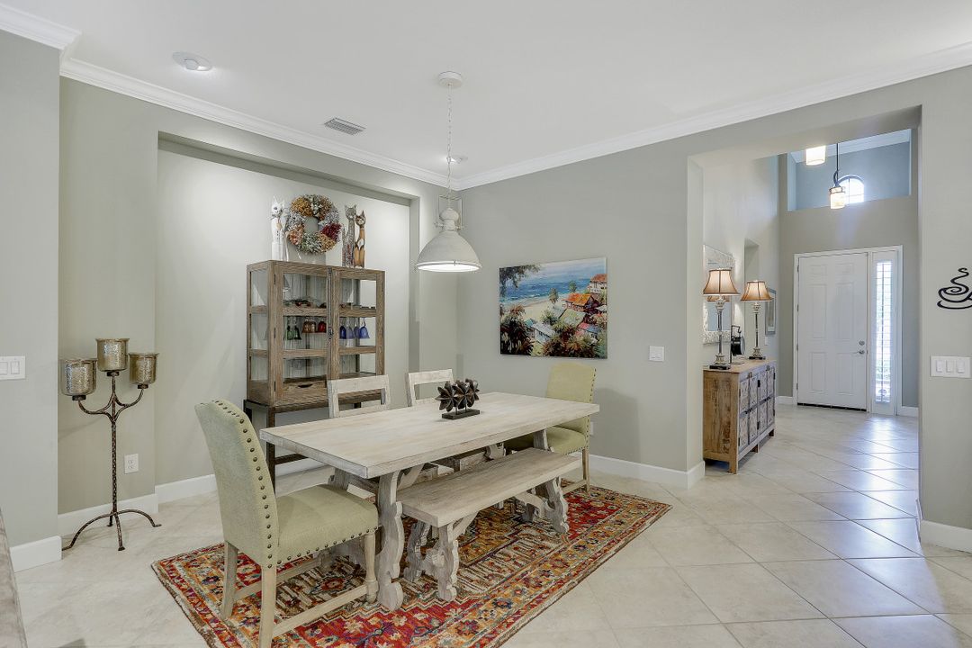 9104 Isla Bella Cir, Bonita Springs, FL 34135