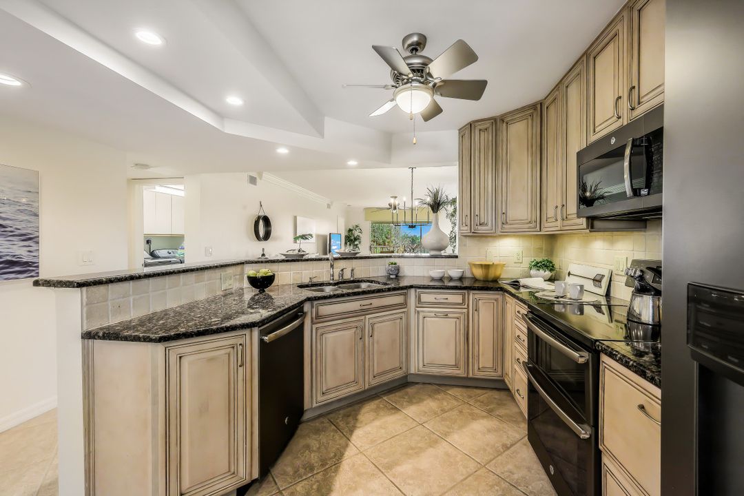 320 Horse Creek Dr #203, Naples, FL 34110