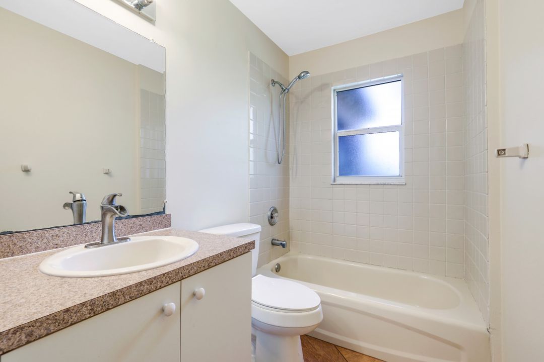 3880 Bennett Ln, Bonita Springs, FL 34134