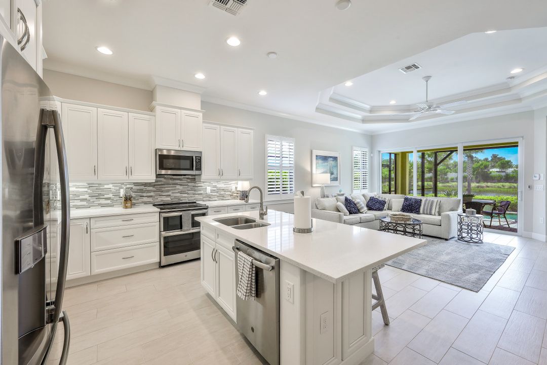 5807 Haiti Dr, Naples, FL 34112