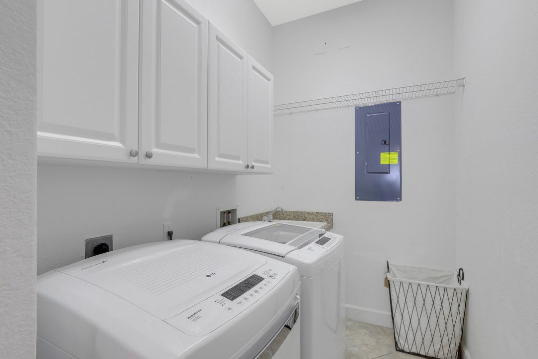 7874 Clemson St #202, Naples, FL 34104