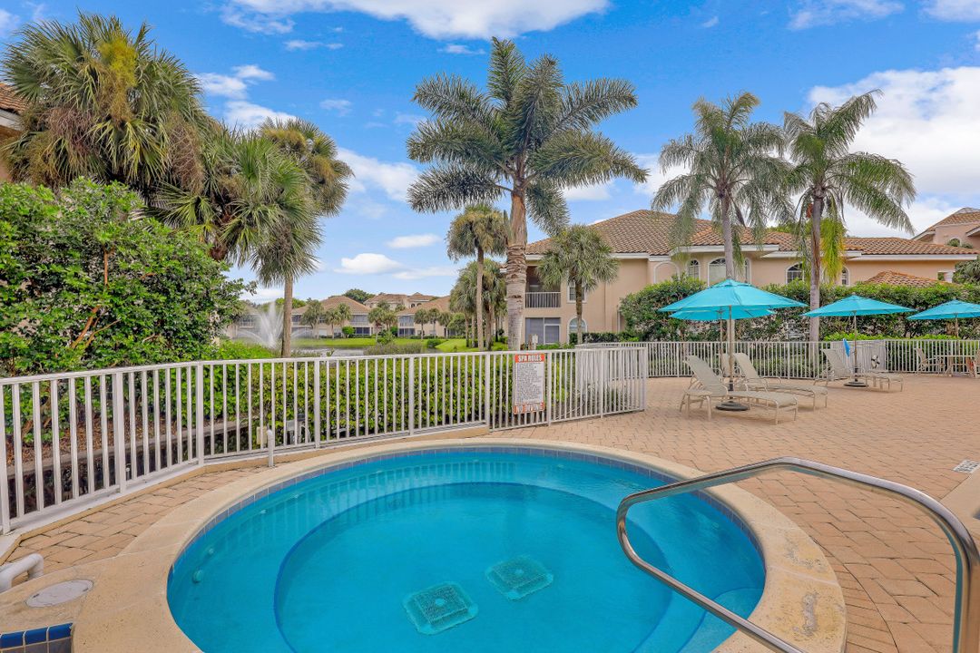 8453 Abbington Cir #821, Naples, FL 34108
