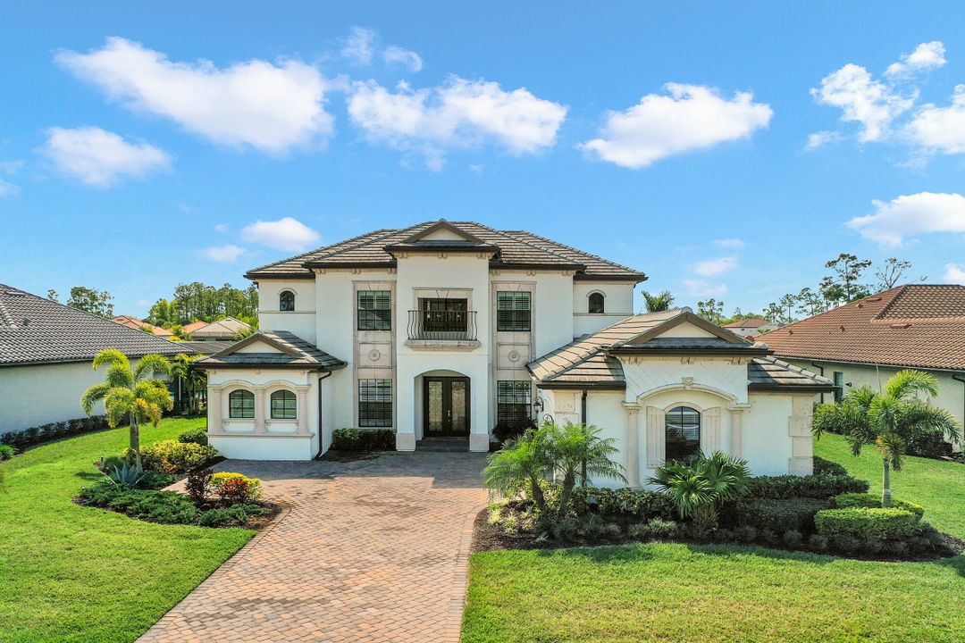 2296 Somerset Pl, Naples, FL 34120