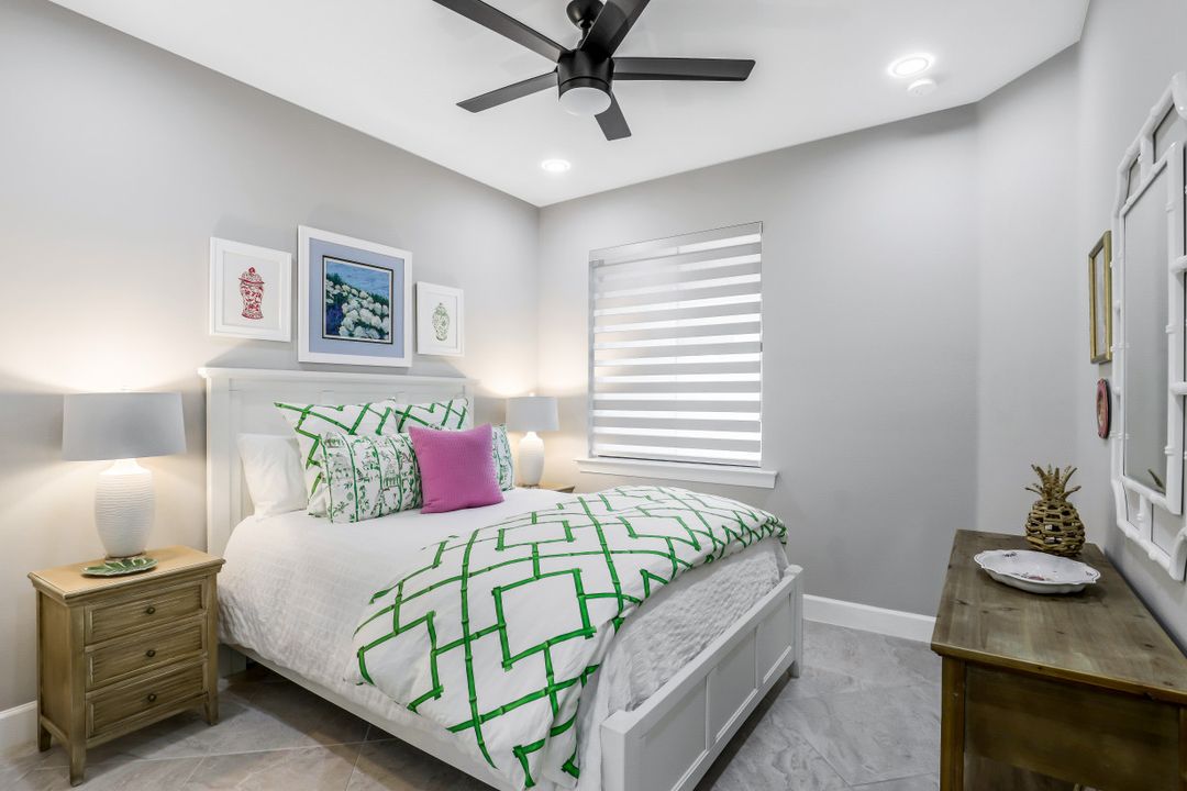 7682 Jacaranda Ln, Naples, FL 34114