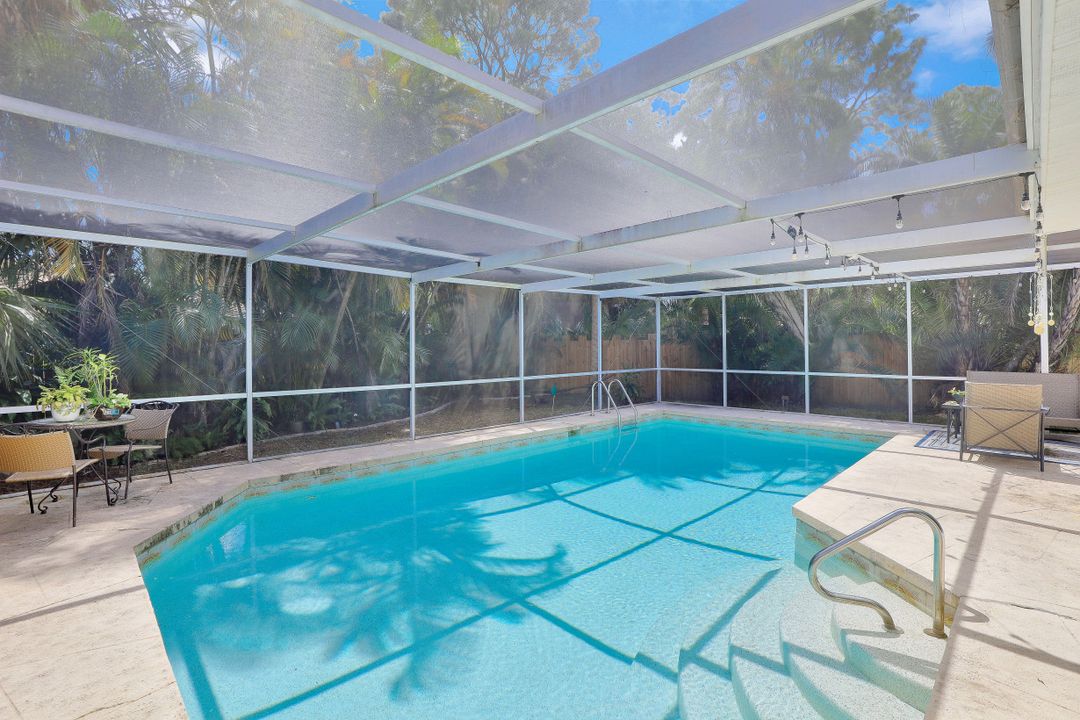 2824 Poinciana St, Naples, FL 34105