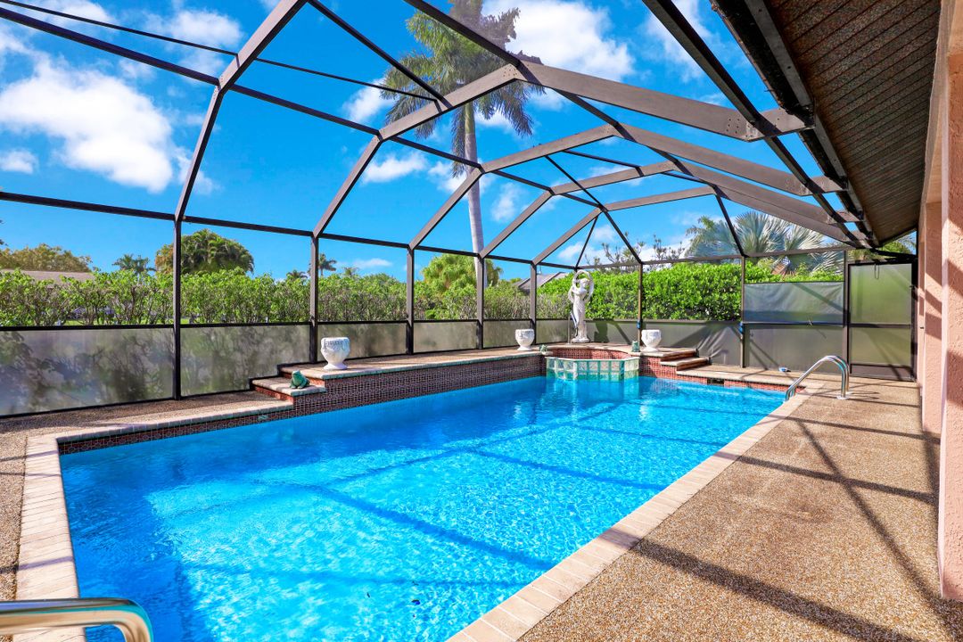 5208 SW 9th Pl, Cape Coral, FL 33914