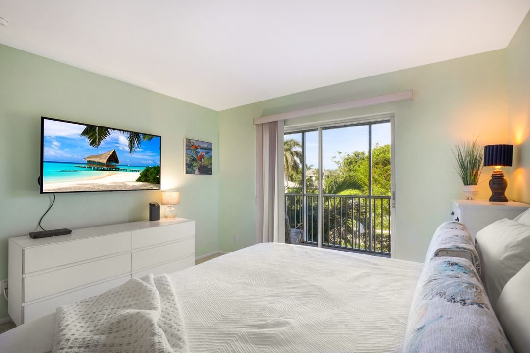 3150 Binnacle Dr #217, Naples, FL 34103