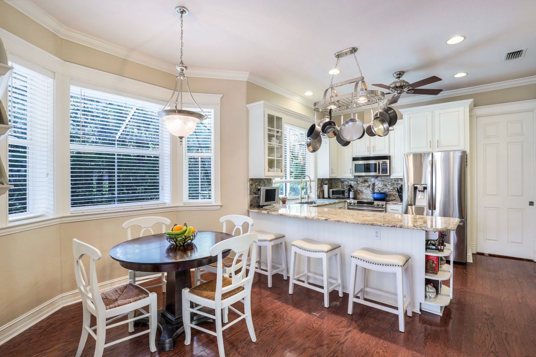 2850 Coach House Way, Naples, FL 34105