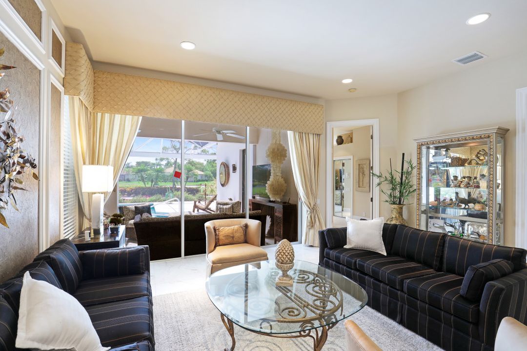 8586 Gleneagle Way, Naples, FL 34120