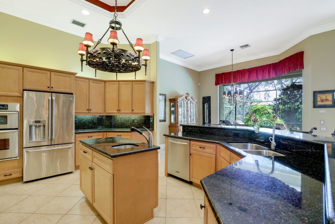 9772 Treasure Cay Ln, Bonita Springs, FL 34135