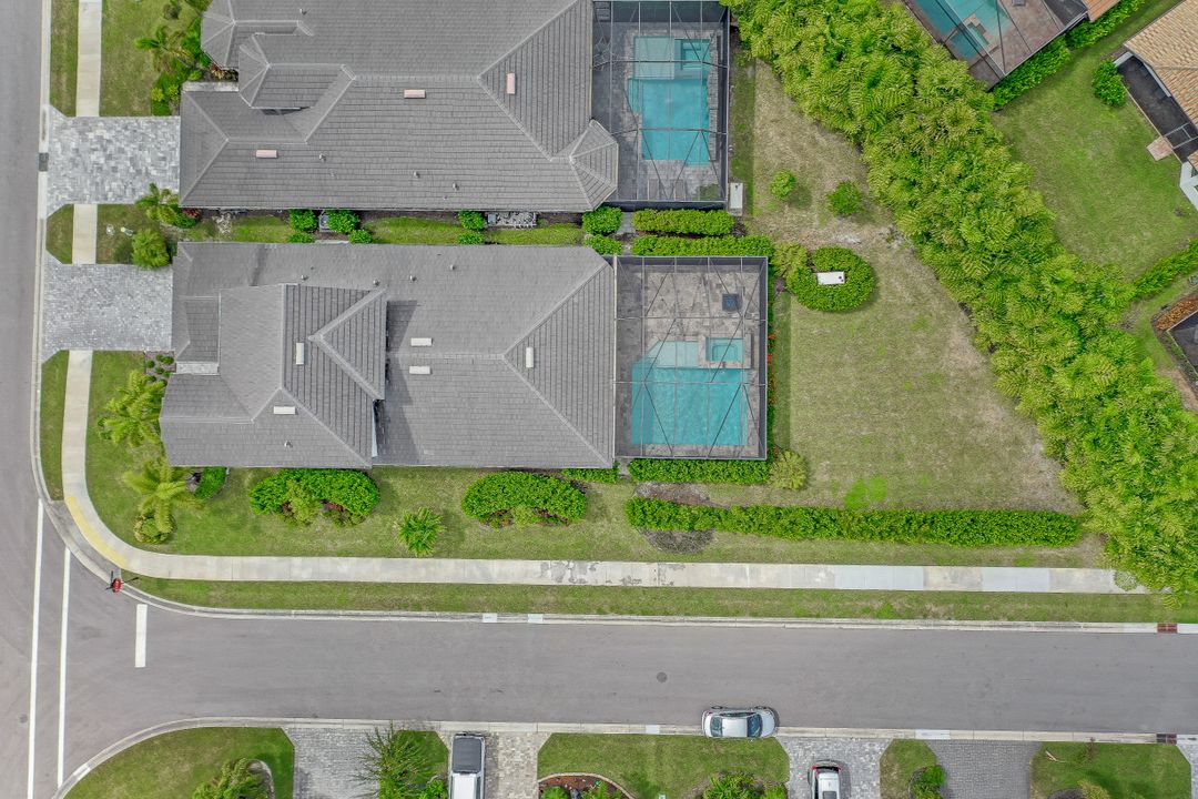 10030 Florence Cir, Naples, FL 34119