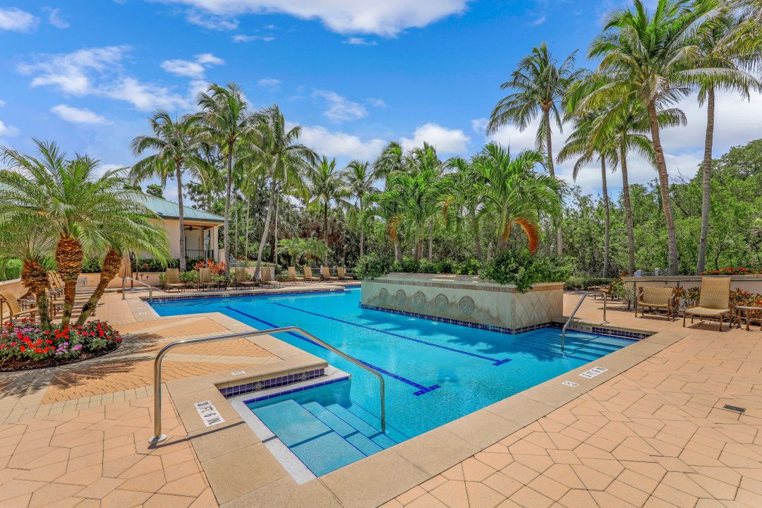 445 Cove Tower Dr #1402, Naples, FL 34110