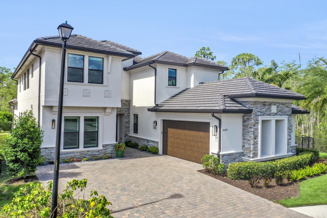 14698 Reserve Pl, Naples, FL 34109