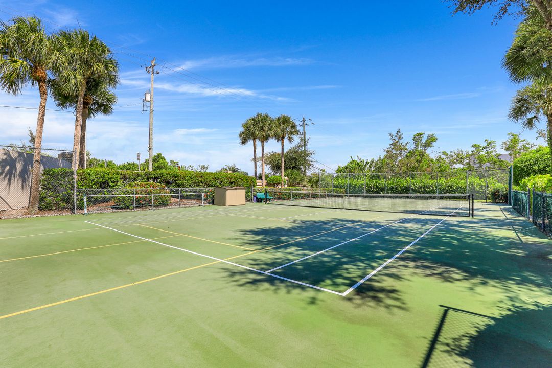 13105 Vanderbilt Dr #408, Naples, FL 34110