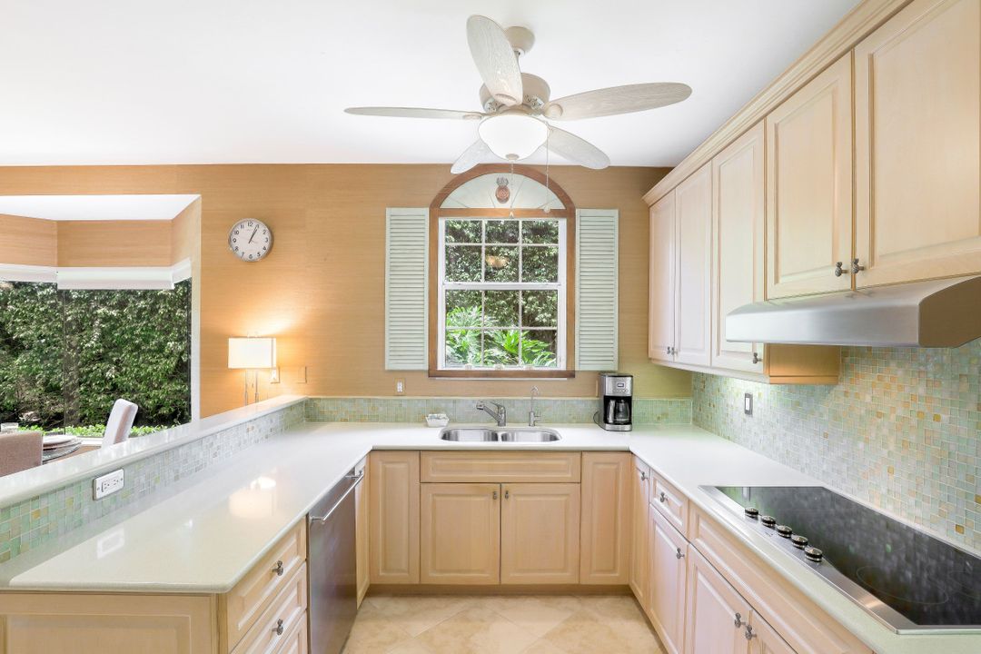141 Colonade Cir #141, Naples, FL 34103