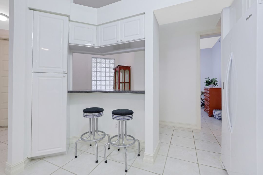 700 Bentwater Cir #103, Naples, FL 34108