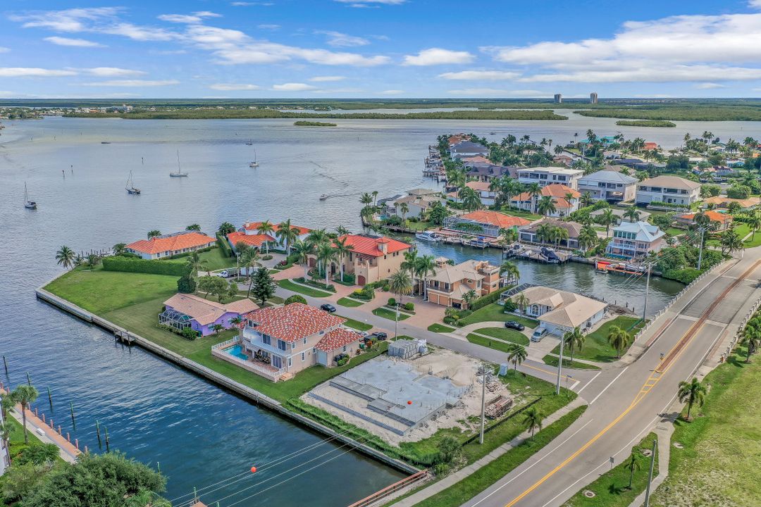 1200 Redwood Ct, Marco Island, FL 34145