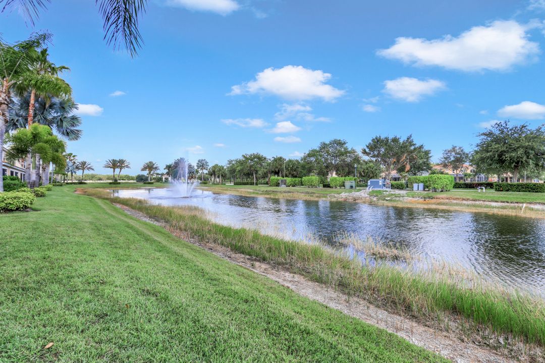 1370 Weeping Willow Ct, Cape Coral, FL 33909