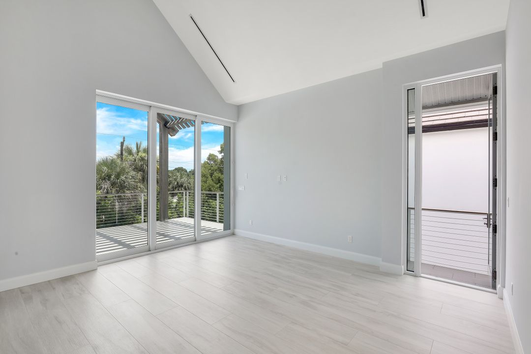 859 92nd Ave N, Naples, FL 34108