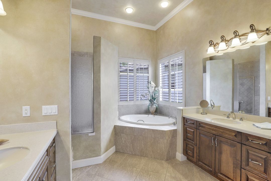 1761 Supreme Ct, Naples, FL 34110