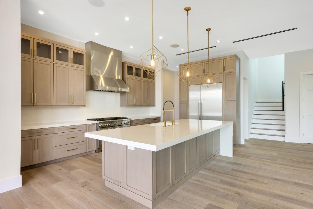 241 Egret Ave, Naples, FL 34108