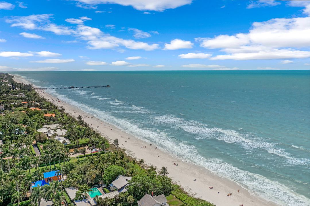 225 5th Ave S #104, Naples, FL 34102