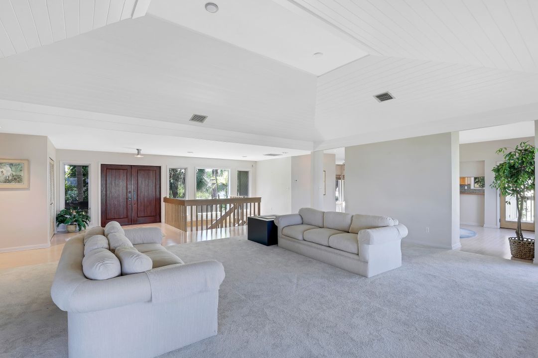 1011 Pettit Ct, Marco Island, FL 34145