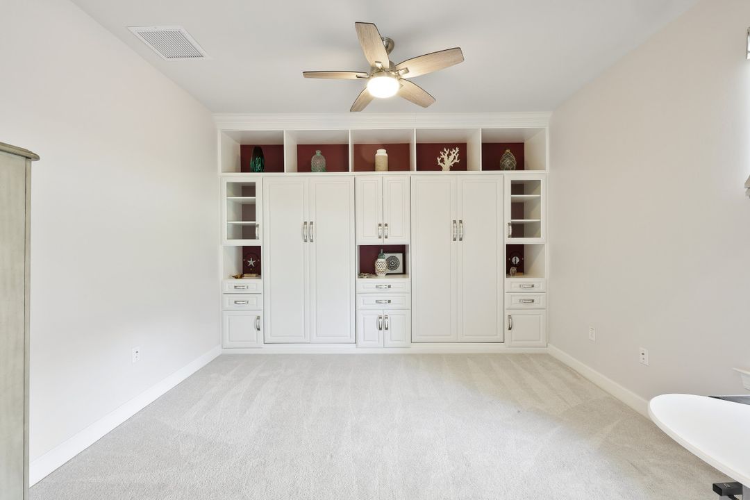 9431 Greyhawk Trl, Naples, FL 34120