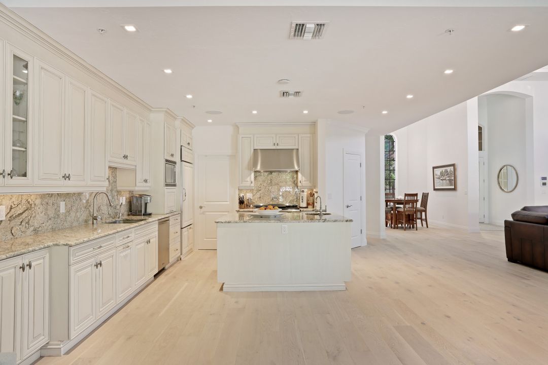 3725 Rachel Ln, Naples, FL 34103