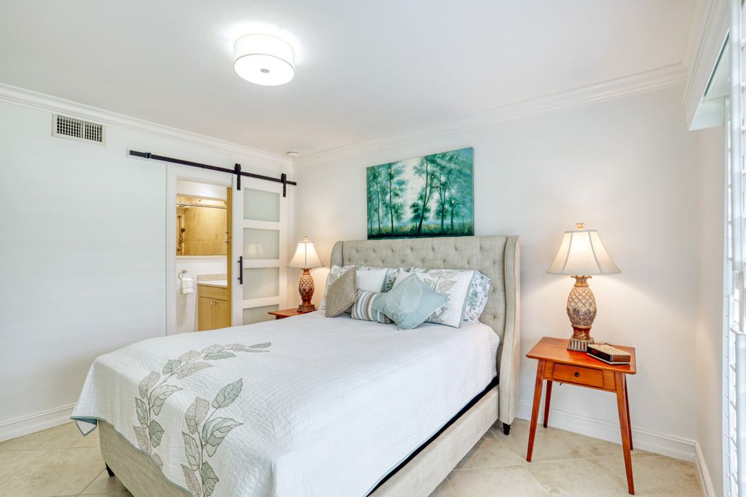 788 Park Shore Dr #H13, Naples, FL 34103