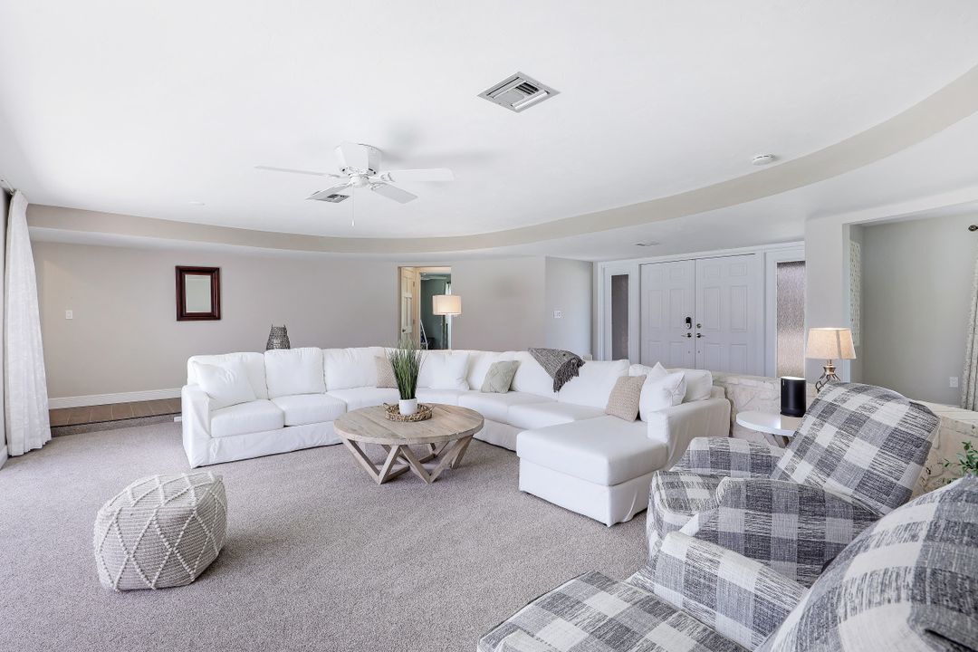 166 Hollyhock Ct, Marco Island, FL 34145