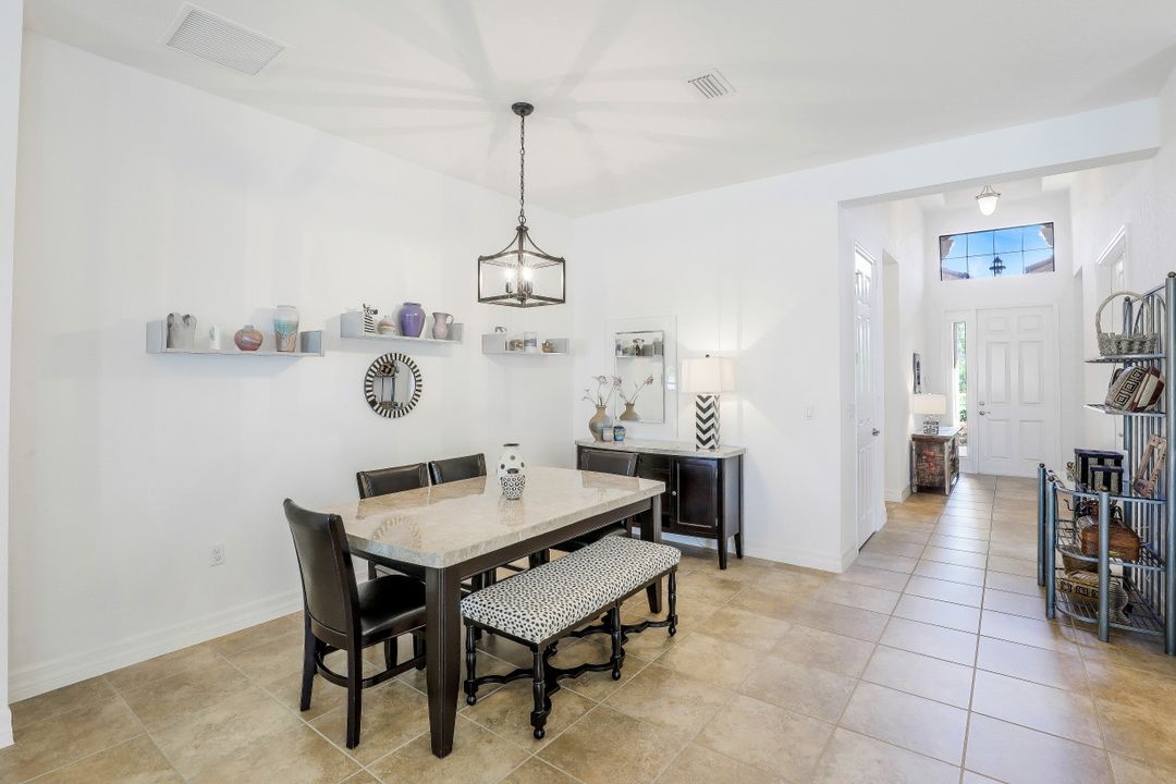 2797 Cinnamon Bay Cir, Naples, FL 34119