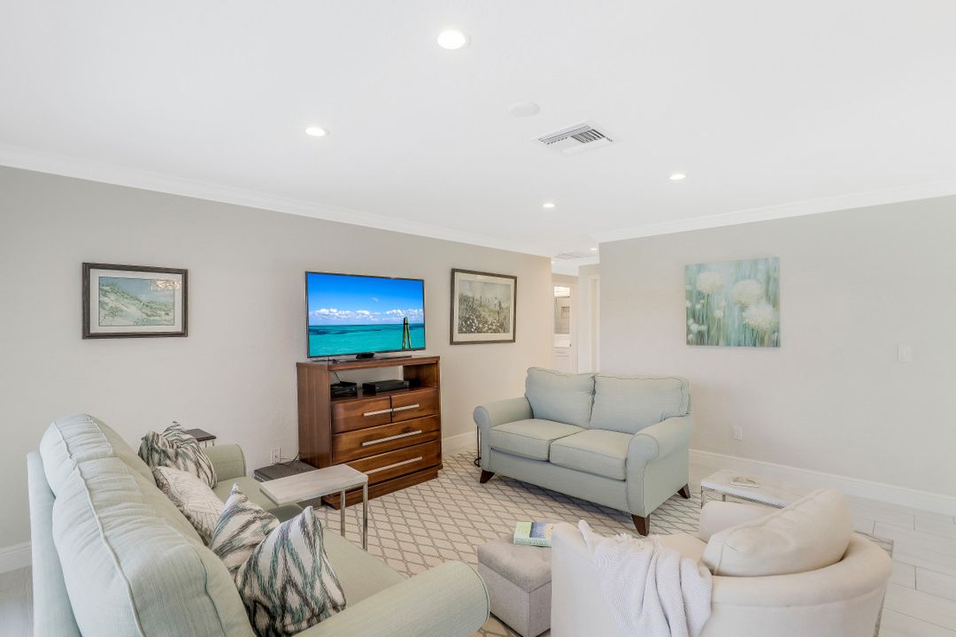 206 Dan River Ct, Marco Island, FL 34145