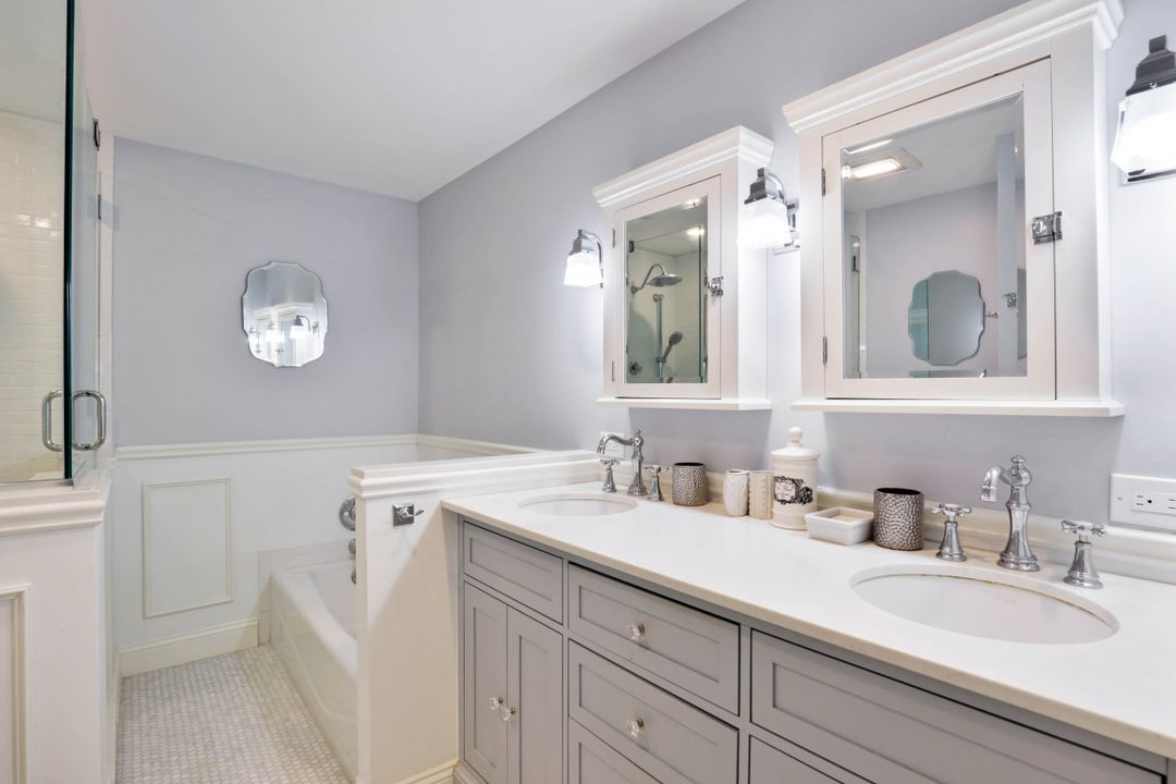 5897 Chanteclair Dr #313, Naples, FL 34108