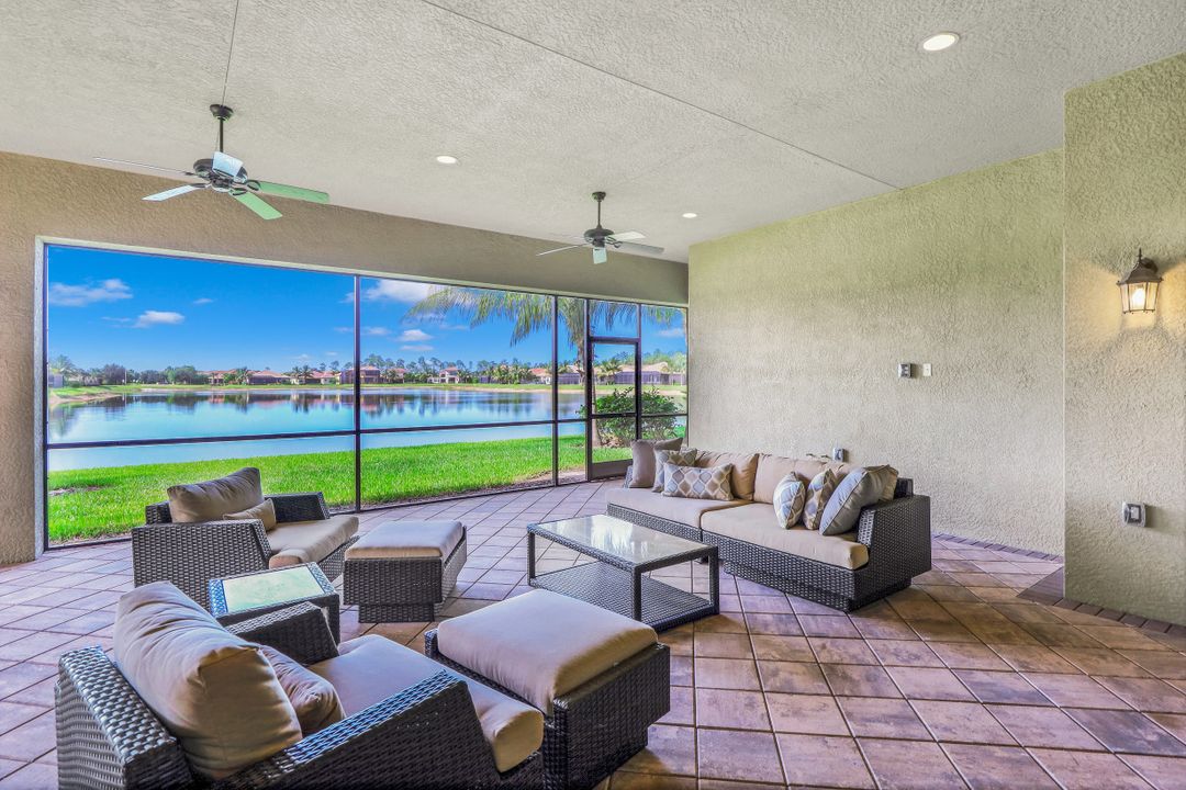 2915 Cinnamon Bay Cir, Naples, FL 34119