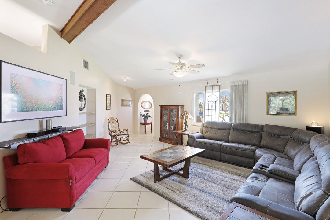 2207 SW 38th Terrace, Cape Coral, FL 33914