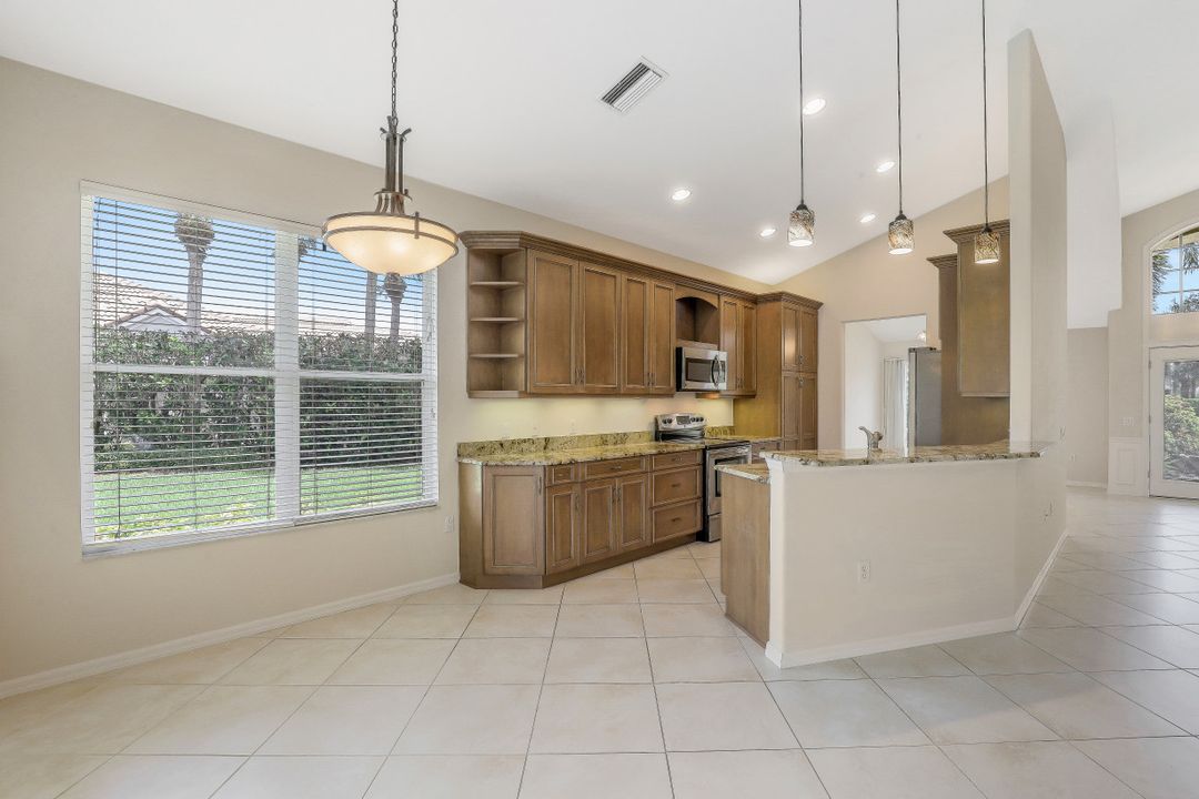9224 Spring Run Blvd, Bonita Springs, FL 34135