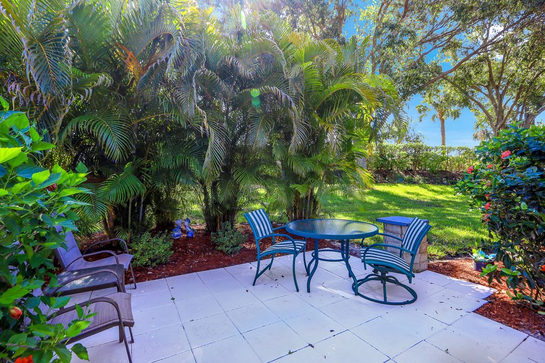 20655 Country Barn Dr, Estero, FL 33928