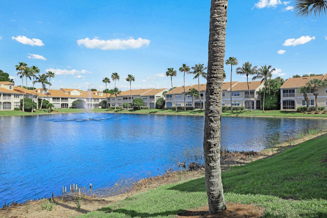 8345 Excalibur Cir #M-12, Naples, FL 34108