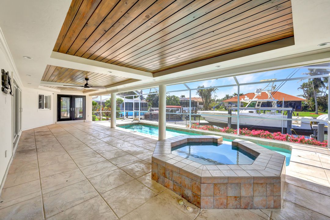 318 Polynesia Ct, Marco Island, FL 34145