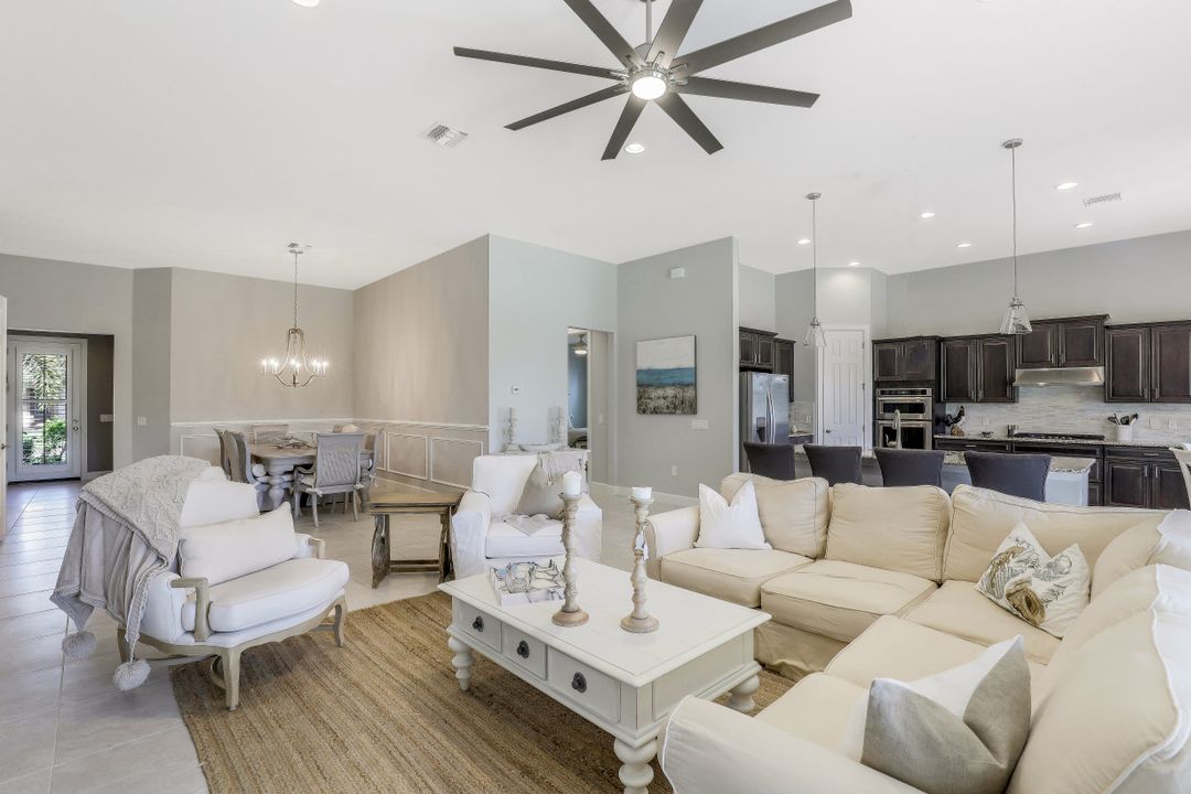 16320 Camden Lakes Cir, Naples, FL 34110